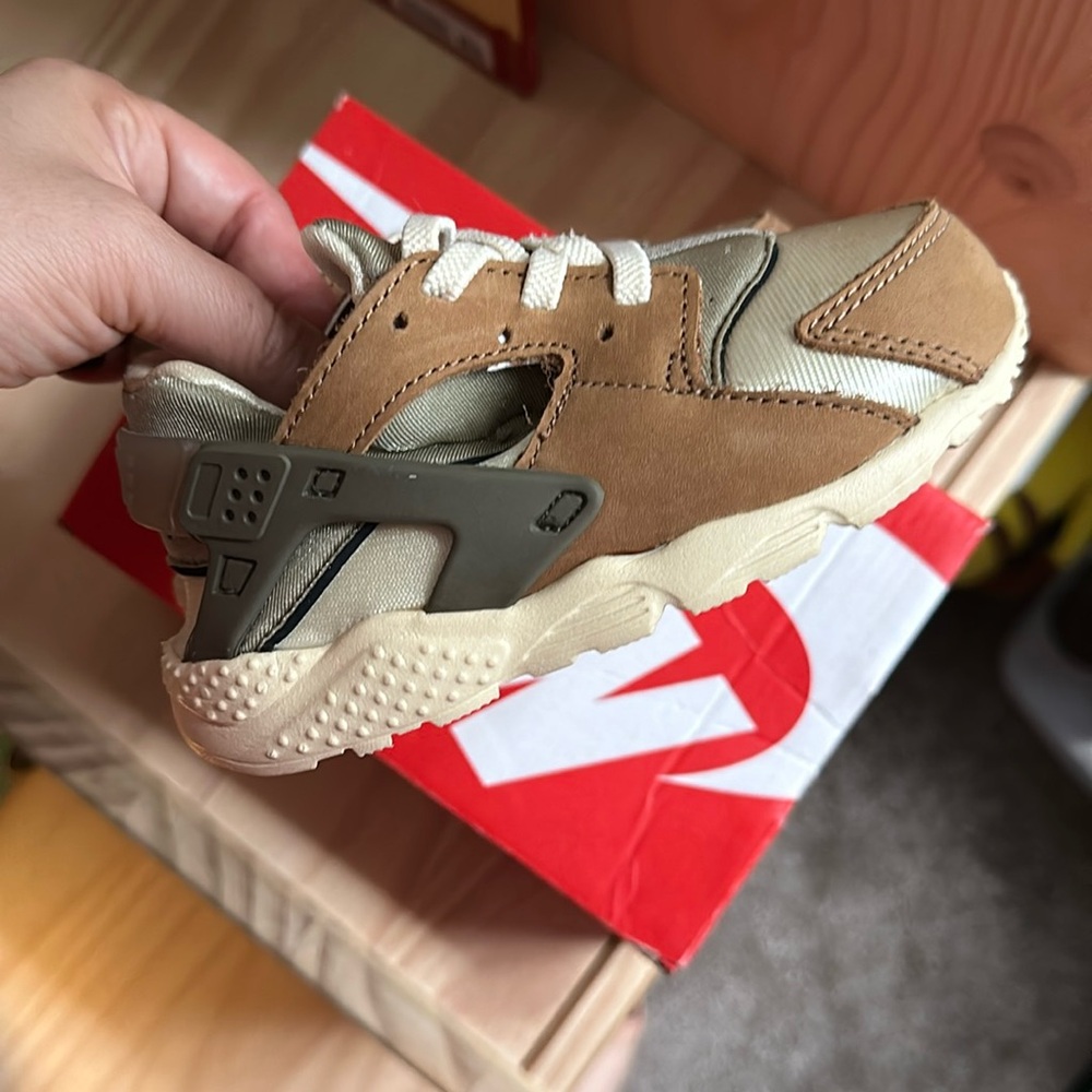 Huaraches toddler used once